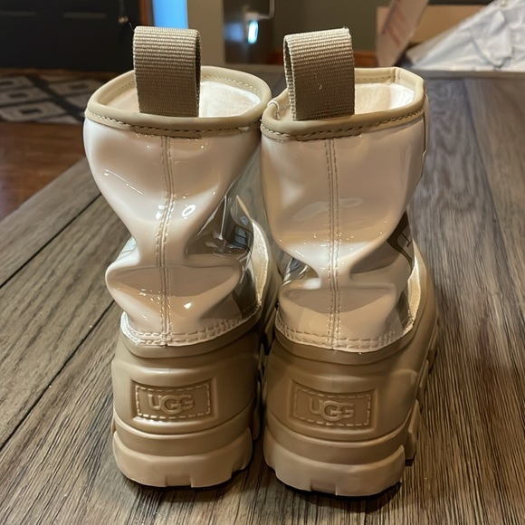 New Uggs Classic Brellah Mini cream and tan kids size 13 - Picture 4 of 7
